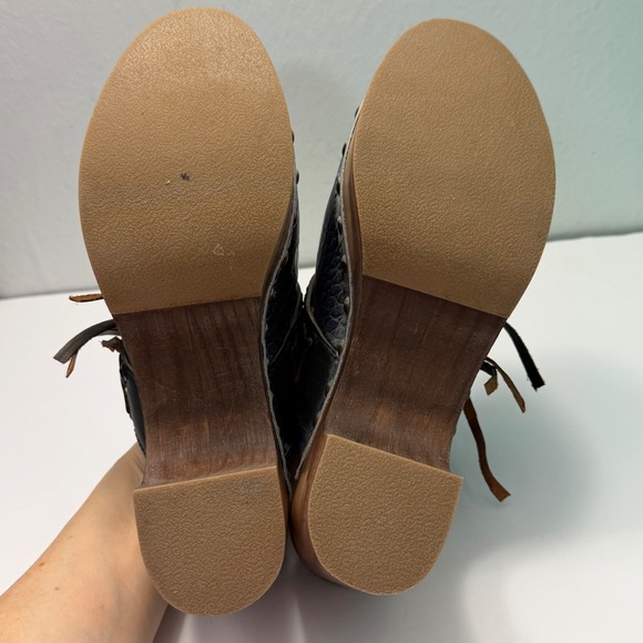 Freebird Woodstock Blue Croc Embossed Leather Wood Platform Clogs 7 Festival - Picture 6 of 10